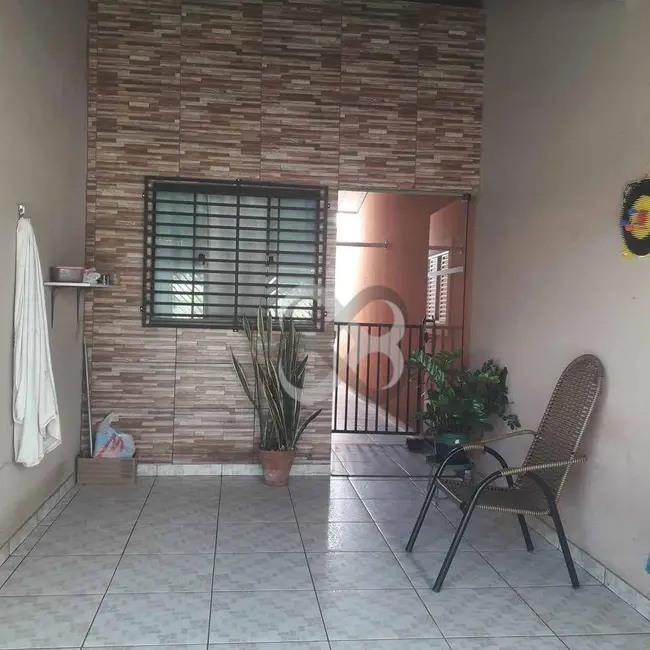 Casa com 3 quartos à venda, 200m2 em Jardim Roma, Londrina - PR - imagem 4 Foto 4 de Casa com 3 quartos à venda, 200m2 em Jardim Roma, Londrina - PR