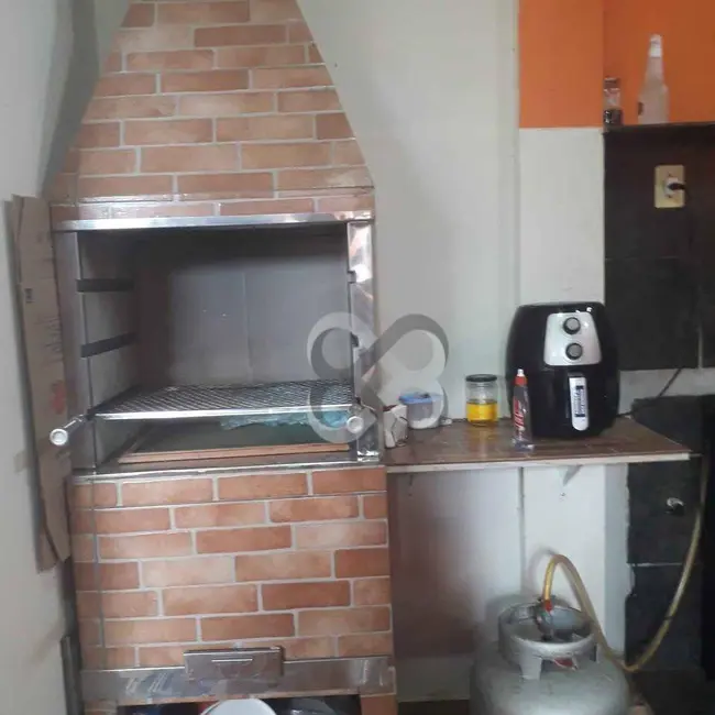 Casa com 3 quartos à venda, 200m2 em Jardim Roma, Londrina - PR - imagem 8 Foto 8 de Casa com 3 quartos à venda, 200m2 em Jardim Roma, Londrina - PR