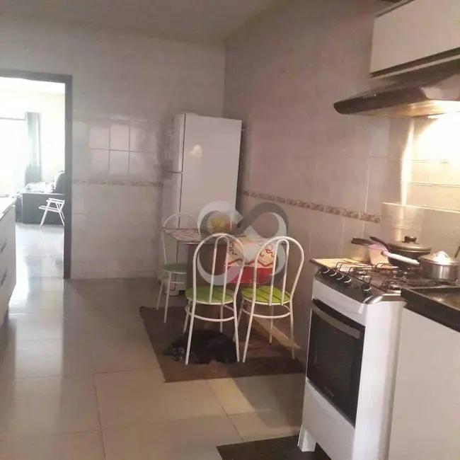 Casa com 3 quartos à venda, 200m2 em Jardim Roma, Londrina - PR - imagem 3 Foto 3 de Casa com 3 quartos à venda, 200m2 em Jardim Roma, Londrina - PR
