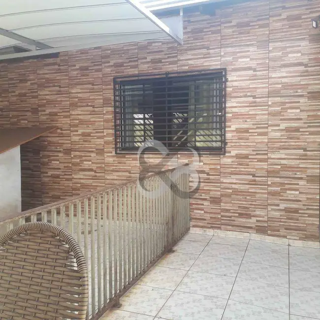 Casa com 3 quartos à venda, 200m2 em Jardim Roma, Londrina - PR - imagem 9 Foto 9 de Casa com 3 quartos à venda, 200m2 em Jardim Roma, Londrina - PR