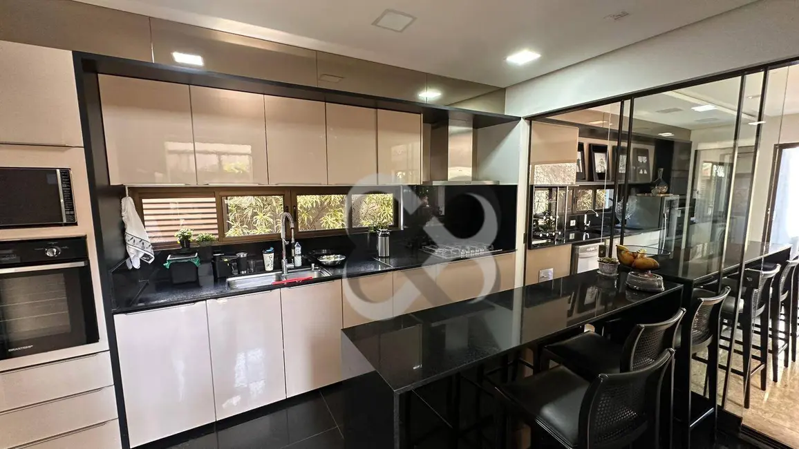 Foto 8 de Sobrado com 4 quartos à venda, 388m2 em Vivendas do Arvoredo, Londrina - PR