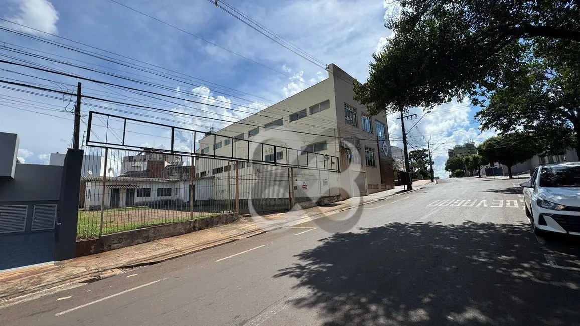 Foto 2 de Terreno / Lote à venda, 465m2 em Centro, Cambe - PR
