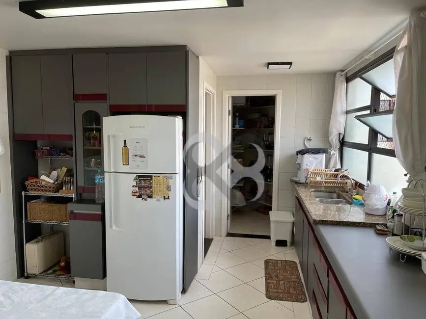 Apartamento com 3 quartos à venda, 223m2 em Centro, Londrina - PR - imagem 8 Foto 8 de Apartamento com 3 quartos à venda, 223m2 em Centro, Londrina - PR