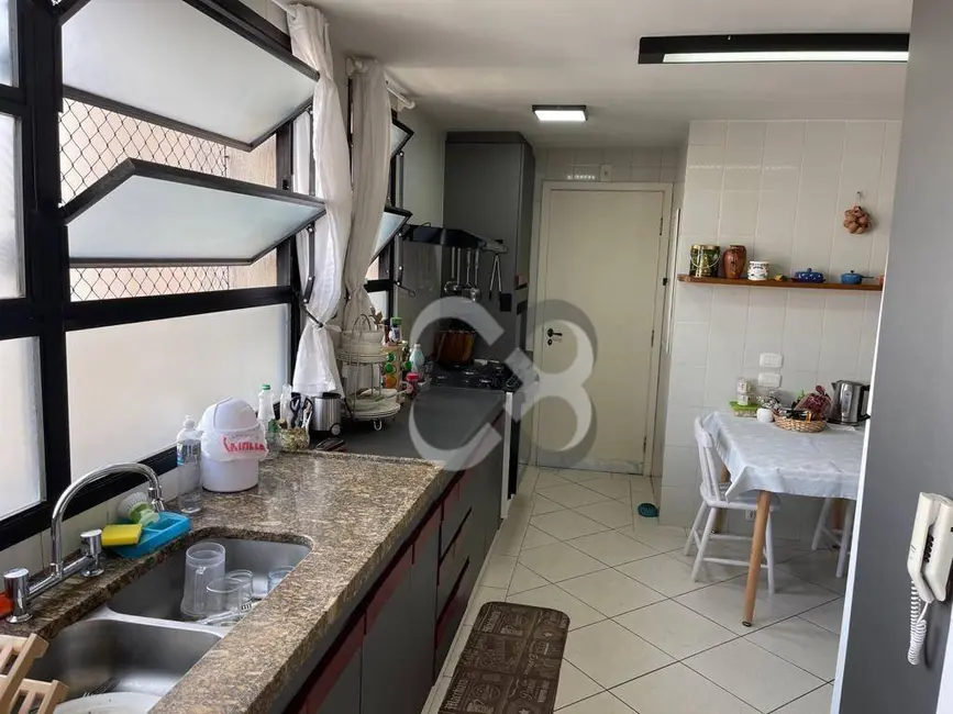 Apartamento com 3 quartos à venda, 223m2 em Centro, Londrina - PR - imagem 9 Foto 9 de Apartamento com 3 quartos à venda, 223m2 em Centro, Londrina - PR