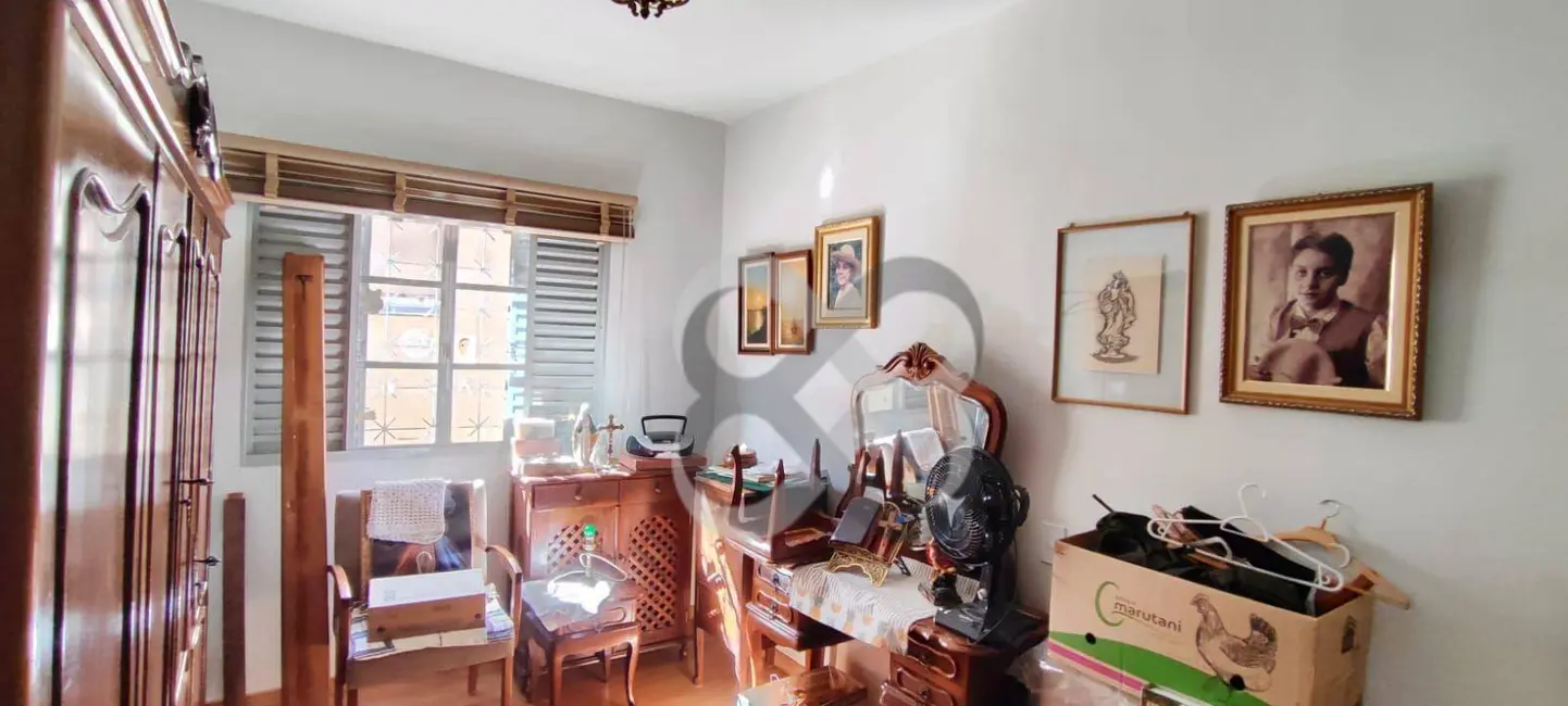 Casa com 3 quartos à venda, 360m2 em Bela Vista, Londrina - PR - imagem 9 Foto 9 de Casa com 3 quartos à venda, 360m2 em Bela Vista, Londrina - PR