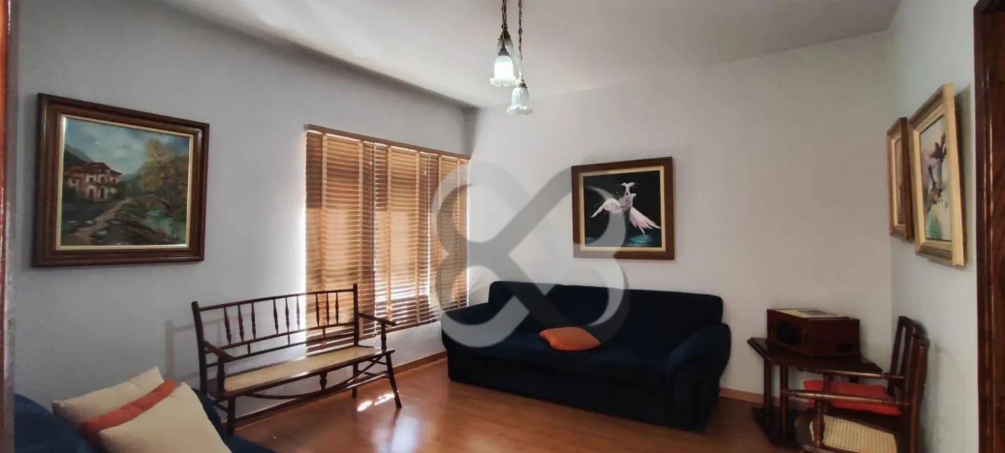 Casa com 3 quartos à venda, 360m2 em Bela Vista, Londrina - PR - imagem 3 Foto 3 de Casa com 3 quartos à venda, 360m2 em Bela Vista, Londrina - PR