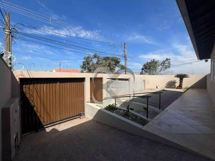 Foto 2 de Casa com 3 quartos para alugar, 380m2 em Santa Mônica, Londrina - PR