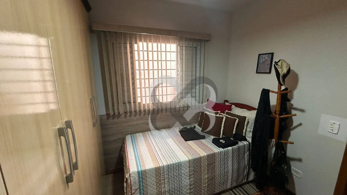 Foto 7 de Casa com 3 quartos à venda, 200m2 em Vânia, Londrina - PR