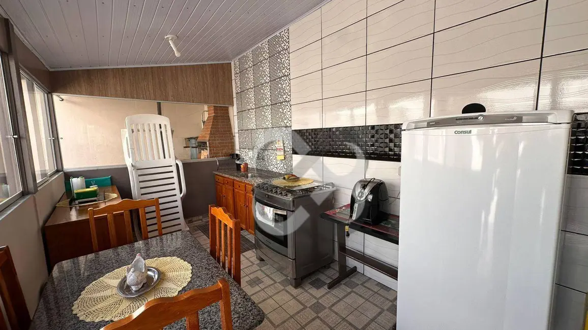 Foto 3 de Casa com 3 quartos à venda, 200m2 em Vânia, Londrina - PR