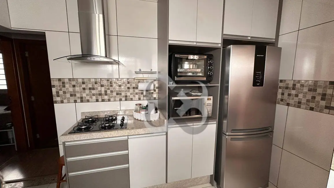 Foto 6 de Casa com 3 quartos à venda, 200m2 em Vânia, Londrina - PR