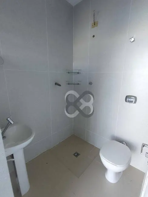 Foto 6 de Casa com 5 quartos para alugar, 500m2 em Bancários, Londrina - PR