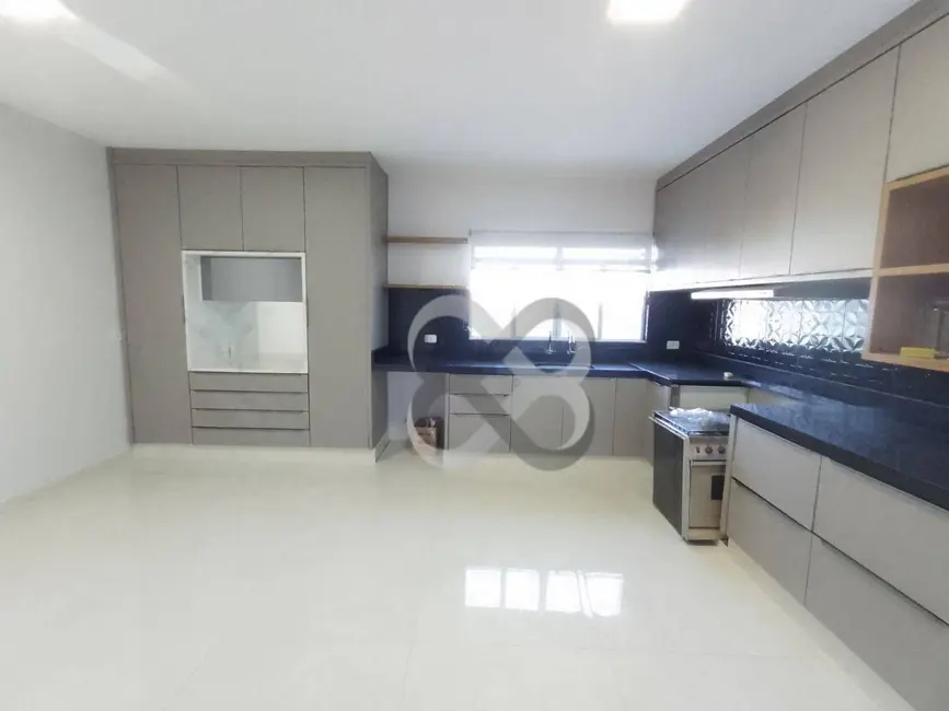 Foto 9 de Casa com 5 quartos para alugar, 500m2 em Bancários, Londrina - PR