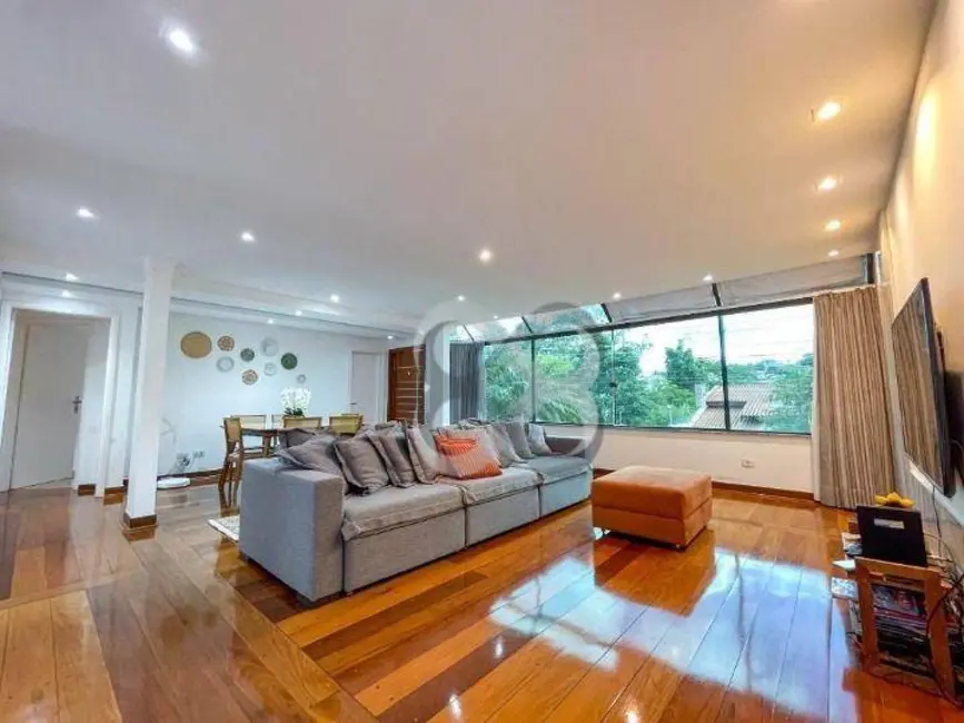 Casa com 5 quartos à venda e para alugar, 500m2 em Jardim Nápoles, Londrina - PR - imagem 3 Foto 3 de Casa com 5 quartos à venda e para alugar, 500m2 em Jardim Nápoles, Londrina - PR