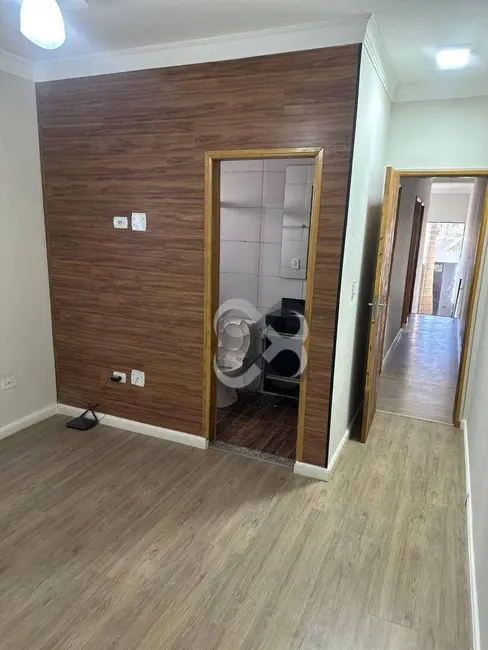 Casa com 3 quartos para alugar, 150m2 em Jardim Tókio, Londrina - PR - imagem 3 Foto 3 de Casa com 3 quartos para alugar, 150m2 em Jardim Tókio, Londrina - PR