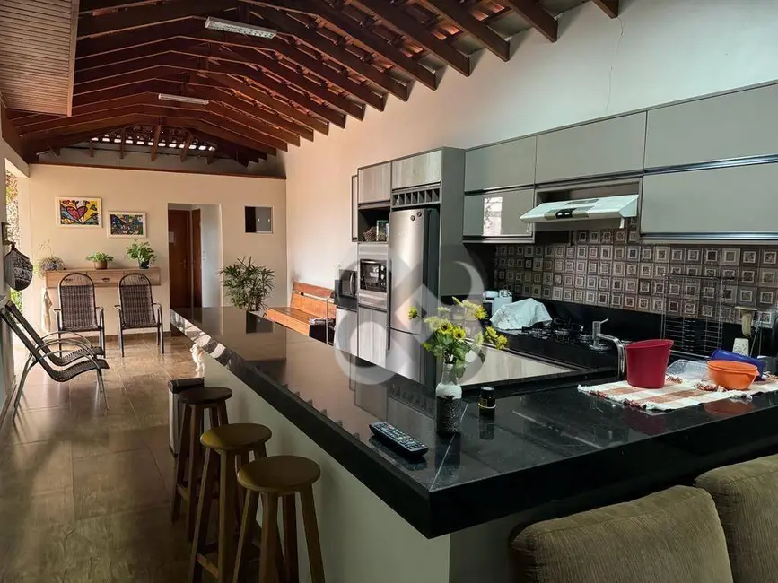Casa com 3 quartos à venda, 542m2 em Jardim Shangri-la A, Londrina - PR - imagem 9 Foto 9 de Casa com 3 quartos à venda, 542m2 em Jardim Shangri-la A, Londrina - PR