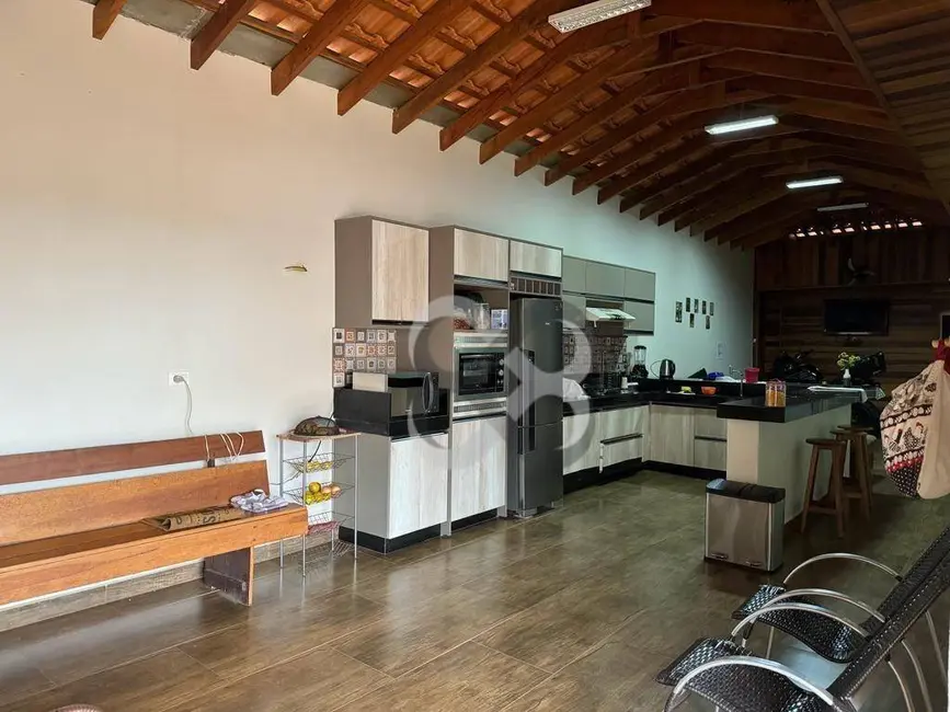 Casa com 3 quartos à venda, 542m2 em Jardim Shangri-la A, Londrina - PR - imagem 8 Foto 8 de Casa com 3 quartos à venda, 542m2 em Jardim Shangri-la A, Londrina - PR