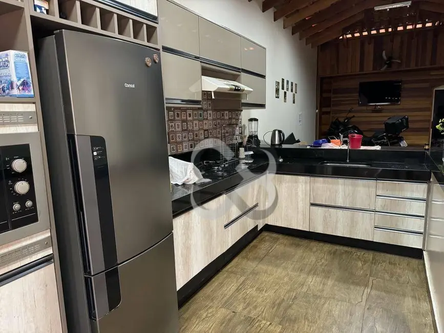 Casa com 3 quartos à venda, 542m2 em Jardim Shangri-la A, Londrina - PR - imagem 7 Foto 7 de Casa com 3 quartos à venda, 542m2 em Jardim Shangri-la A, Londrina - PR
