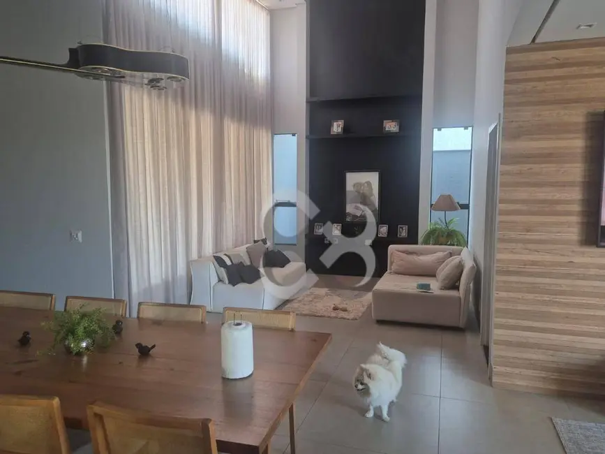 Casa de Condomínio com 3 quartos à venda, 362m2 em Condomínio Royal Golf Residence, Londrina - PR - imagem 6 Foto 6 de Casa de Condomínio com 3 quartos à venda, 362m2 em Condomínio Royal Golf Residence, Londrina - PR