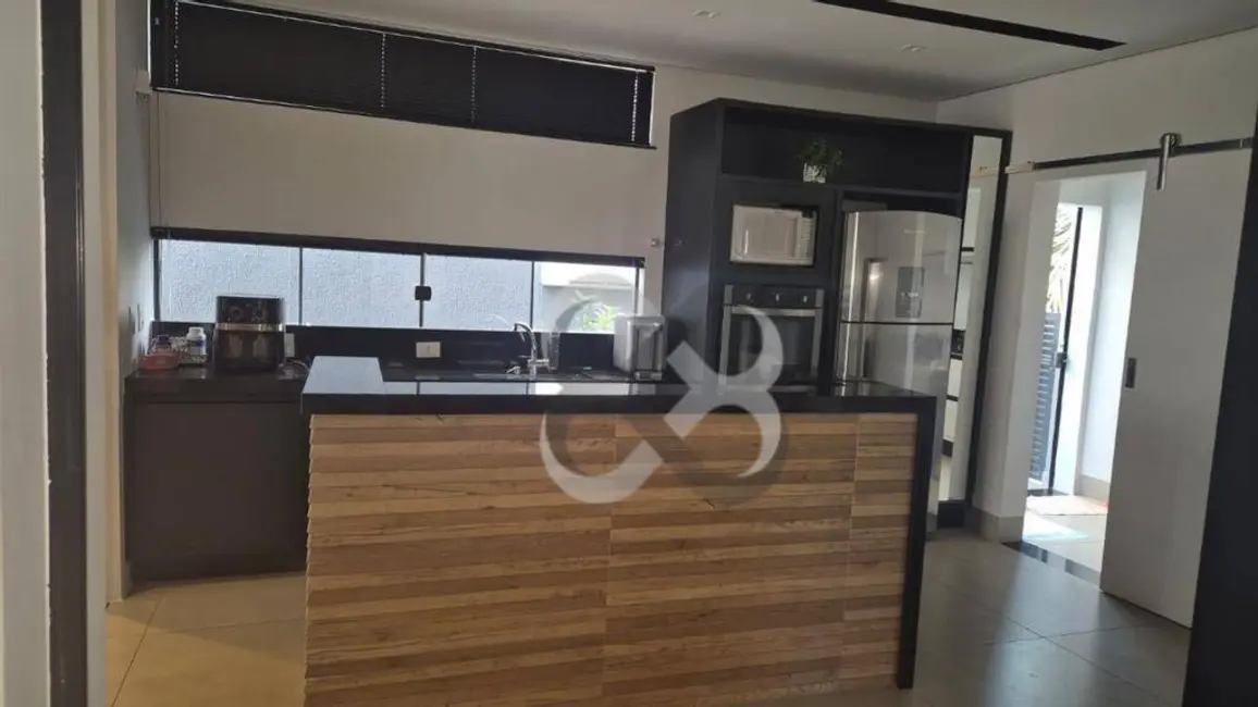 Casa de Condomínio com 3 quartos à venda, 362m2 em Condomínio Royal Golf Residence, Londrina - PR - imagem 7 Foto 7 de Casa de Condomínio com 3 quartos à venda, 362m2 em Condomínio Royal Golf Residence, Londrina - PR