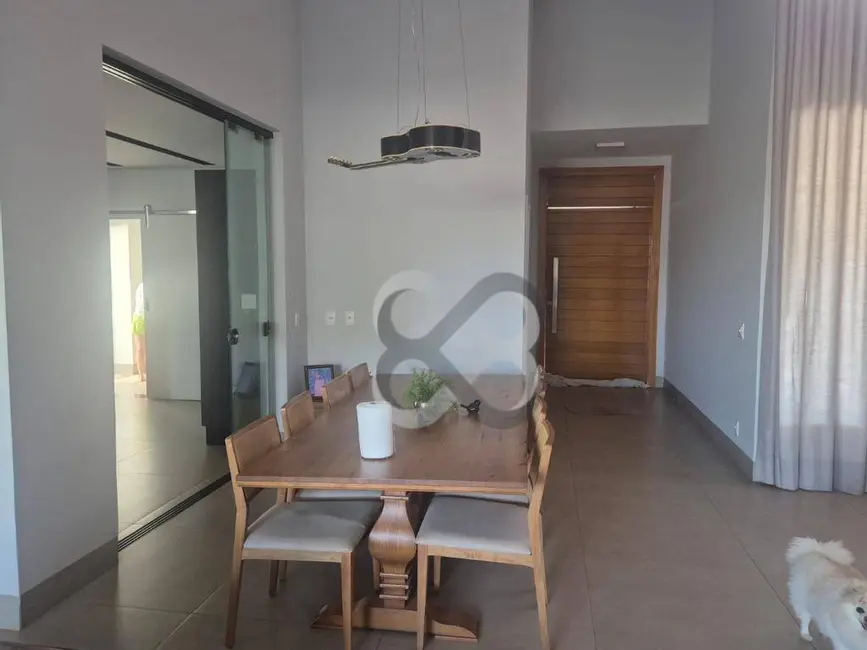 Casa de Condomínio com 3 quartos à venda, 362m2 em Condomínio Royal Golf Residence, Londrina - PR - imagem 5 Foto 5 de Casa de Condomínio com 3 quartos à venda, 362m2 em Condomínio Royal Golf Residence, Londrina - PR