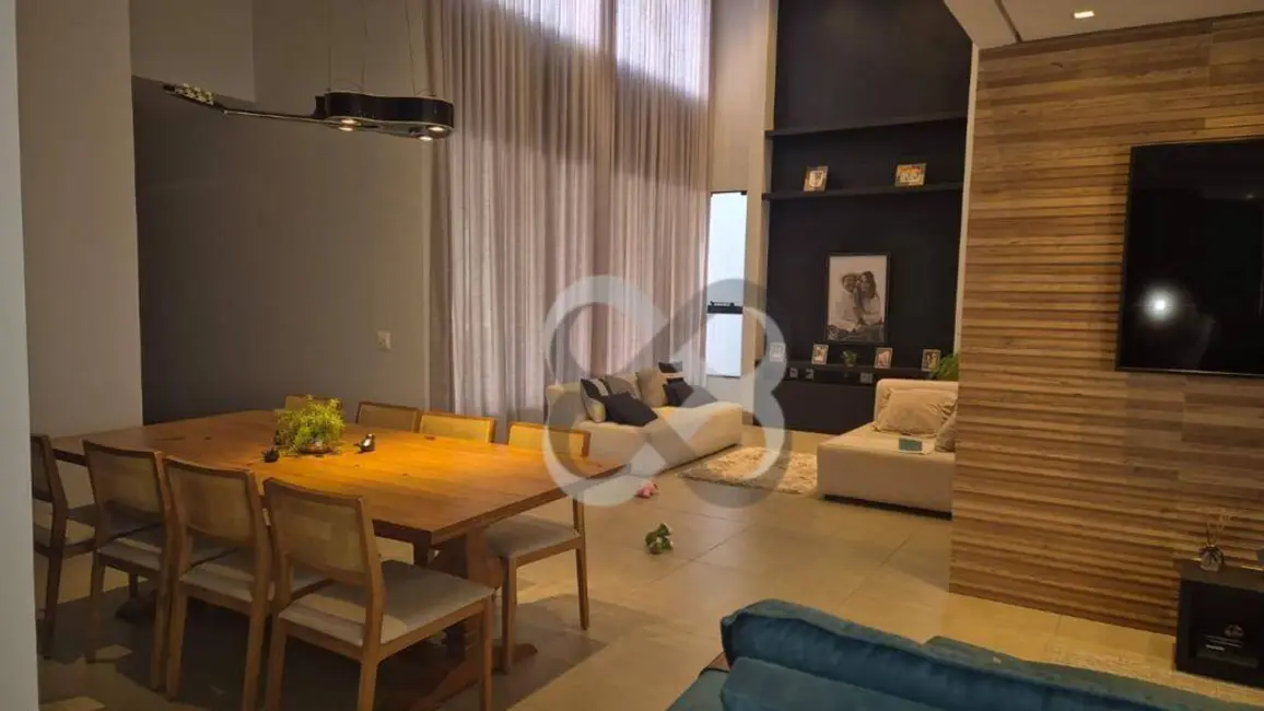Casa de Condomínio com 3 quartos à venda, 362m2 em Condomínio Royal Golf Residence, Londrina - PR - imagem 3 Foto 3 de Casa de Condomínio com 3 quartos à venda, 362m2 em Condomínio Royal Golf Residence, Londrina - PR