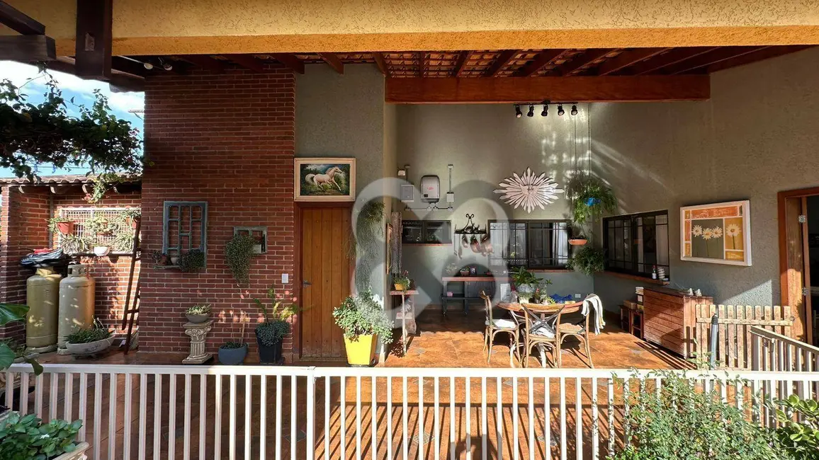 Chácara com 4 quartos à venda, 36300m2 em Londrina - PR - imagem 4 Foto 4 de Chácara com 4 quartos à venda, 36300m2 em Londrina - PR