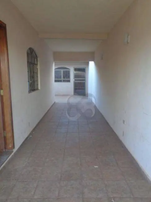 Casa com 3 quartos à venda, 200m2 em Conjunto Vivi Xavier, Londrina - PR - imagem 9 Foto 9 de Casa com 3 quartos à venda, 200m2 em Conjunto Vivi Xavier, Londrina - PR