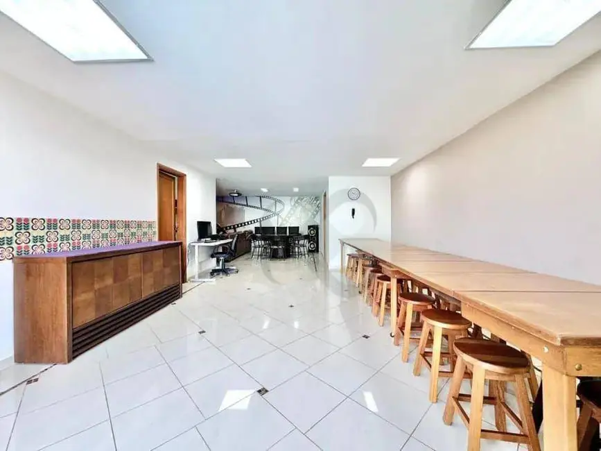 Casa com 4 quartos à venda e para alugar, 360m2 em Andrade, Londrina - PR - imagem 2 Foto 2 de Casa com 4 quartos à venda e para alugar, 360m2 em Andrade, Londrina - PR