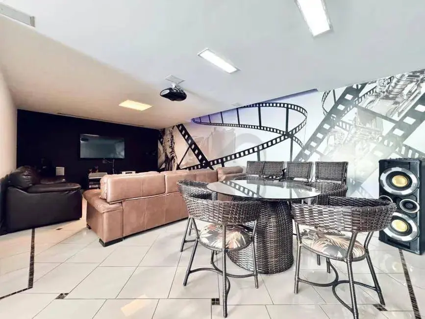 Casa com 4 quartos à venda e para alugar, 360m2 em Andrade, Londrina - PR - imagem 4 Foto 4 de Casa com 4 quartos à venda e para alugar, 360m2 em Andrade, Londrina - PR