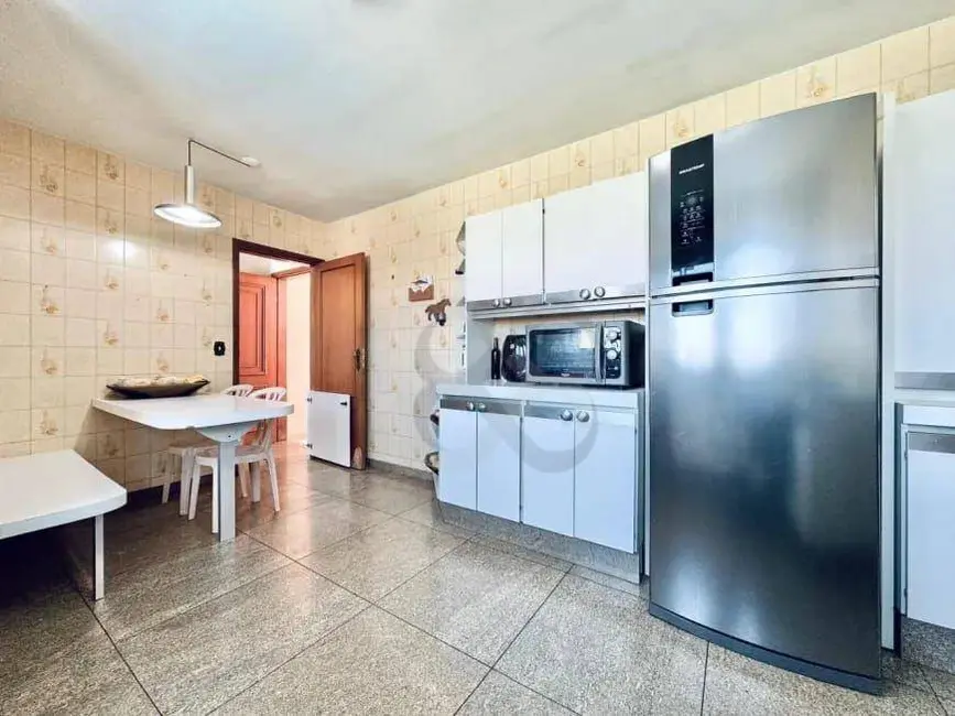 Casa com 4 quartos à venda e para alugar, 360m2 em Andrade, Londrina - PR - imagem 9 Foto 9 de Casa com 4 quartos à venda e para alugar, 360m2 em Andrade, Londrina - PR