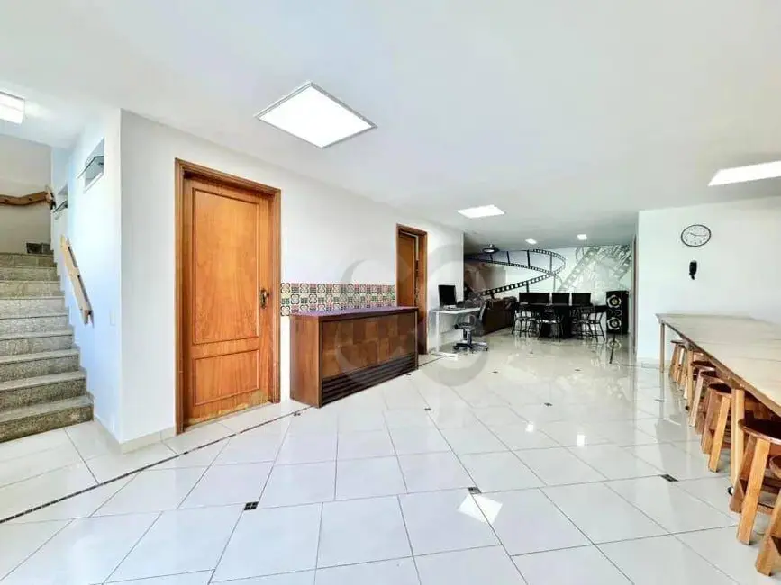 Casa com 4 quartos à venda e para alugar, 360m2 em Andrade, Londrina - PR - imagem 3 Foto 3 de Casa com 4 quartos à venda e para alugar, 360m2 em Andrade, Londrina - PR