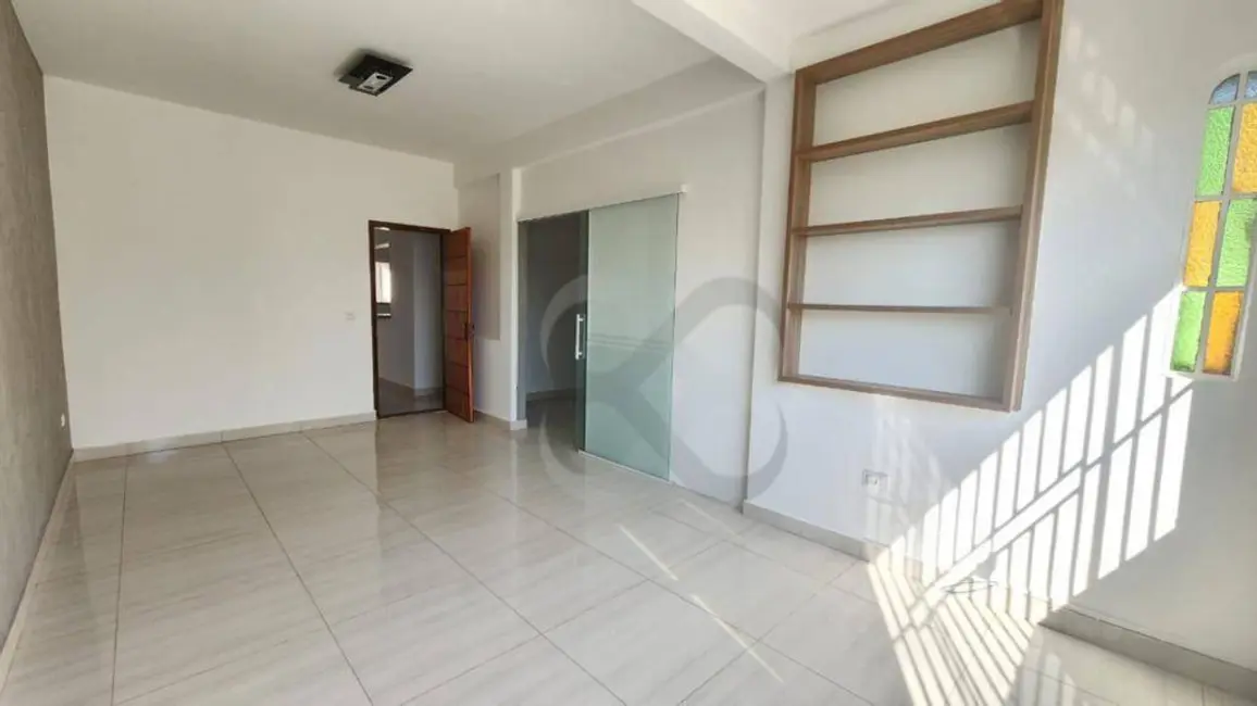 Casa com 4 quartos à venda e para alugar, 318m2 em Santa Rosa, Londrina - PR - imagem 7 Foto 7 de Casa com 4 quartos à venda e para alugar, 318m2 em Santa Rosa, Londrina - PR