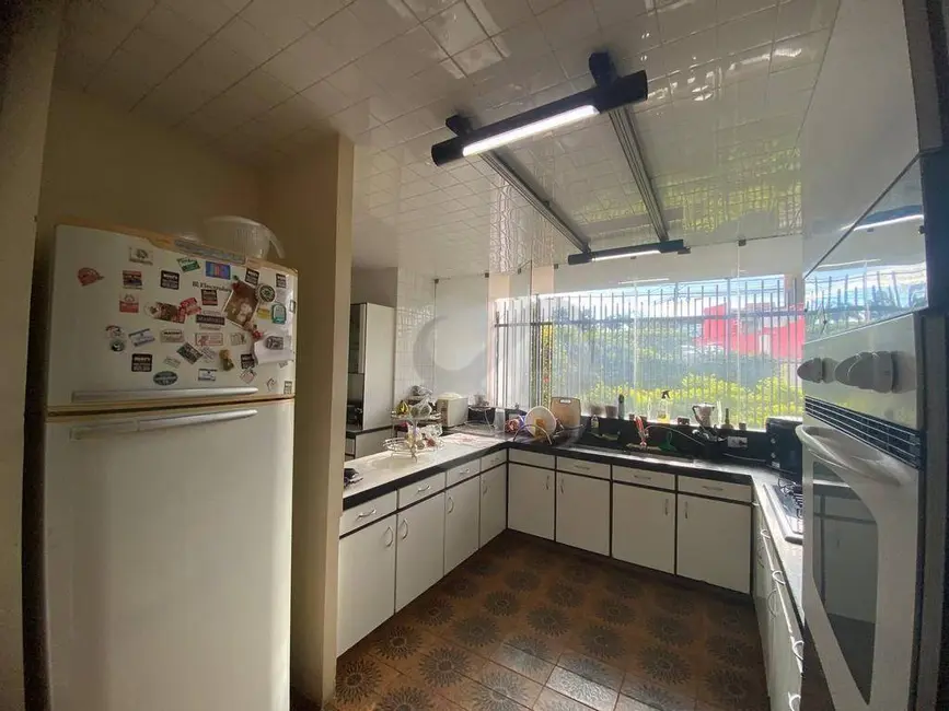 Casa com 4 quartos à venda e para alugar, 800m2 em Quebec, Londrina - PR - imagem 4 Foto 4 de Casa com 4 quartos à venda e para alugar, 800m2 em Quebec, Londrina - PR