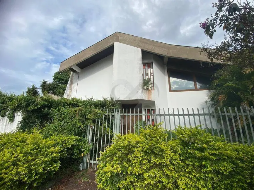 Casa com 4 quartos à venda e para alugar, 800m2 em Quebec, Londrina - PR - imagem 1 Foto 1 de Casa com 4 quartos à venda e para alugar, 800m2 em Quebec, Londrina - PR