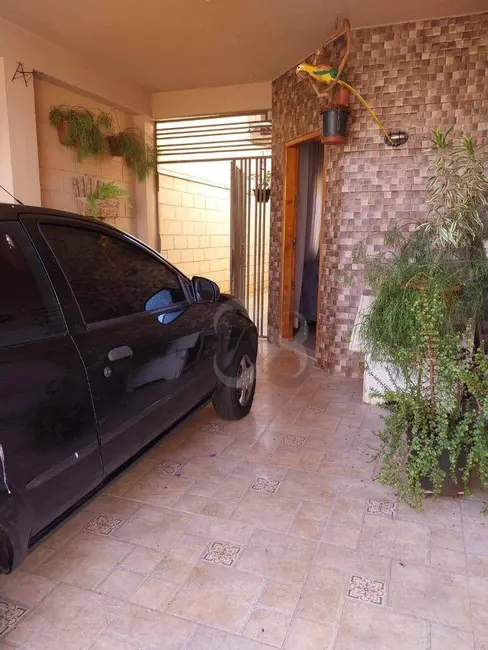 Casa com 3 quartos à venda, 280m2 em Londrina - PR - imagem 3 Foto 3 de Casa com 3 quartos à venda, 280m2 em Londrina - PR