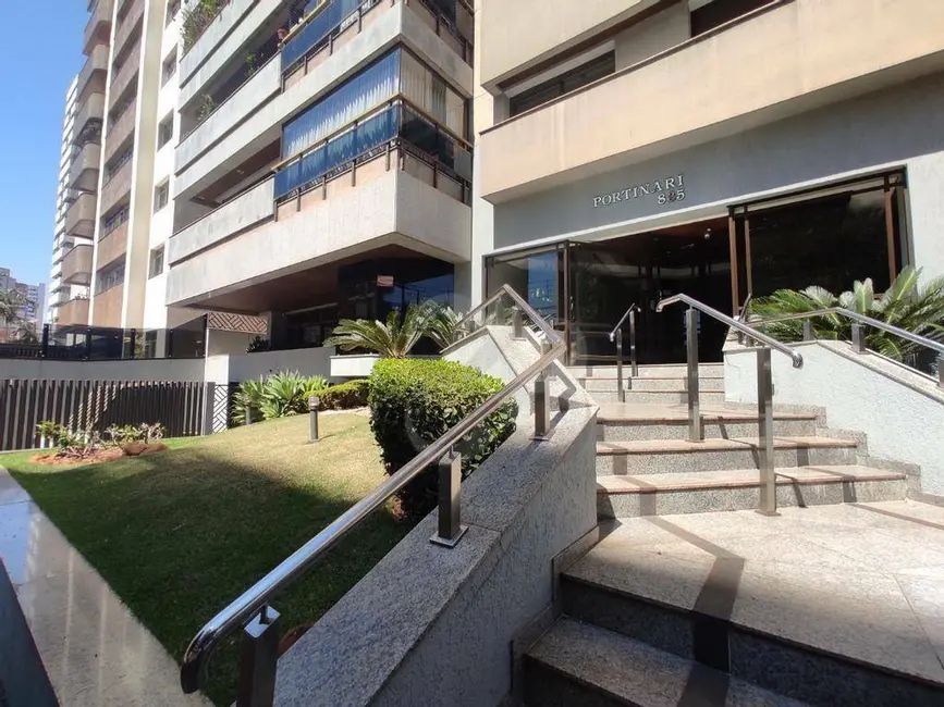 Apartamento com 4 quartos à venda e para alugar, 398m2 em Centro, Londrina - PR - imagem 3 Foto 3 de Apartamento com 4 quartos à venda e para alugar, 398m2 em Centro, Londrina - PR