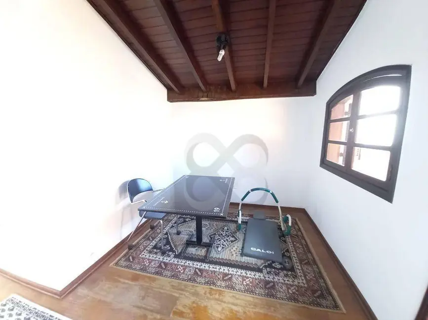Casa com 4 quartos à venda, 330m2 em Lago Parque, Londrina - PR - imagem 5 Foto 5 de Casa com 4 quartos à venda, 330m2 em Lago Parque, Londrina - PR