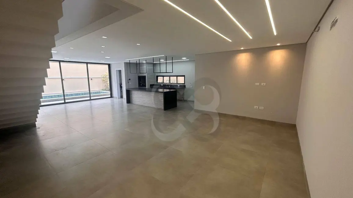 Casa com 3 quartos à venda, 250m2 em Universitário, Londrina - PR - imagem 3 Foto 3 de Casa com 3 quartos à venda, 250m2 em Universitário, Londrina - PR