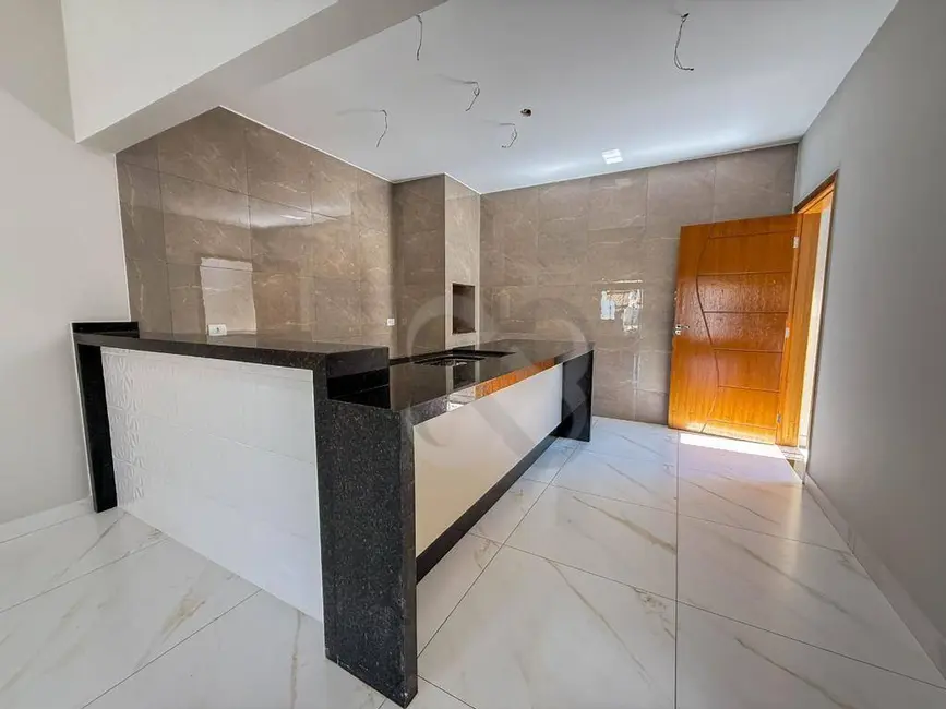 Casa com 3 quartos à venda, 200m2 em Residencial Abussafe II, Londrina - PR - imagem 4 Foto 4 de Casa com 3 quartos à venda, 200m2 em Residencial Abussafe II, Londrina - PR