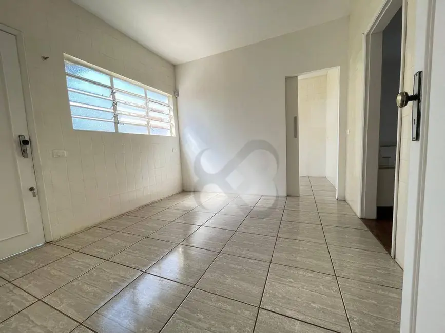 Casa com 4 quartos à venda e para alugar, 550m2 em Centro, Londrina - PR - imagem 8 Foto 8 de Casa com 4 quartos à venda e para alugar, 550m2 em Centro, Londrina - PR