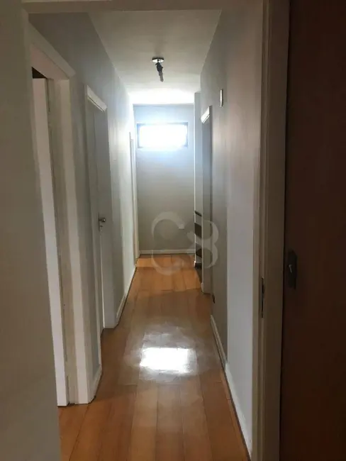 Sobrado com 4 quartos à venda e para alugar, 330m2 em Jardim Santo Antônio, Londrina - PR - imagem 5 Foto 5 de Sobrado com 4 quartos à venda e para alugar, 330m2 em Jardim Santo Antônio, Londrina - PR