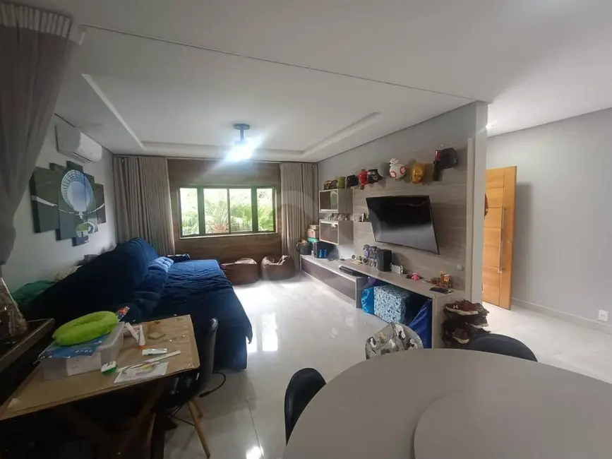 Casa com 3 quartos à venda, 501m2 em Londrina - PR - imagem 3 Foto 3 de Casa com 3 quartos à venda, 501m2 em Londrina - PR