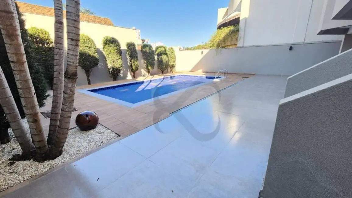 Foto 1 de Casa com 4 quartos para alugar, 500m2 em Quebec, Londrina - PR