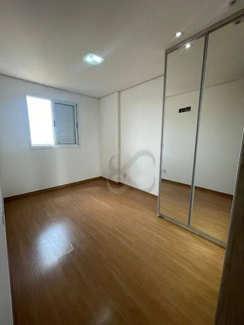 Foto 9 de Apartamento com 3 quartos para alugar, 104m2 em Santa Rosa, Londrina - PR