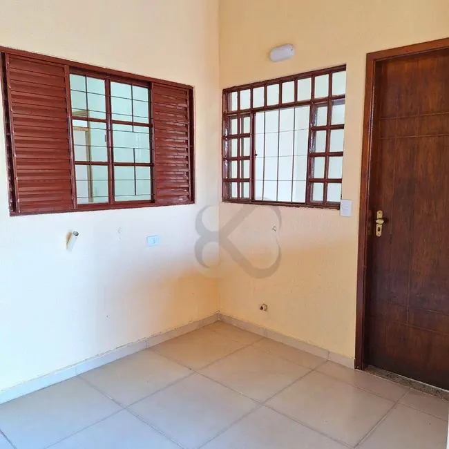 Casa com 3 quartos à venda, 180m2 em Colúmbia, Londrina - PR - imagem 5 Foto 5 de Casa com 3 quartos à venda, 180m2 em Colúmbia, Londrina - PR