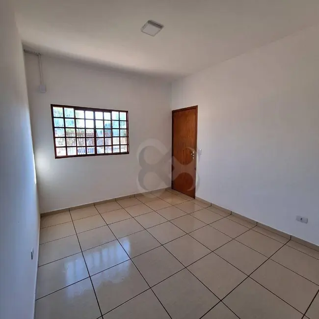 Casa com 3 quartos à venda, 180m2 em Colúmbia, Londrina - PR - imagem 8 Foto 8 de Casa com 3 quartos à venda, 180m2 em Colúmbia, Londrina - PR