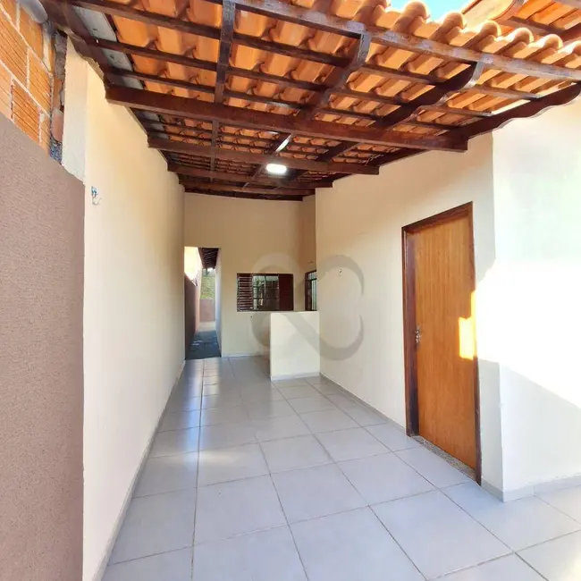 Casa com 3 quartos à venda, 180m2 em Colúmbia, Londrina - PR - imagem 4 Foto 4 de Casa com 3 quartos à venda, 180m2 em Colúmbia, Londrina - PR