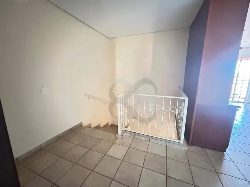 Foto 6 de Casa com 4 quartos para alugar, 250m2 em Jardim Alvorada, Londrina - PR