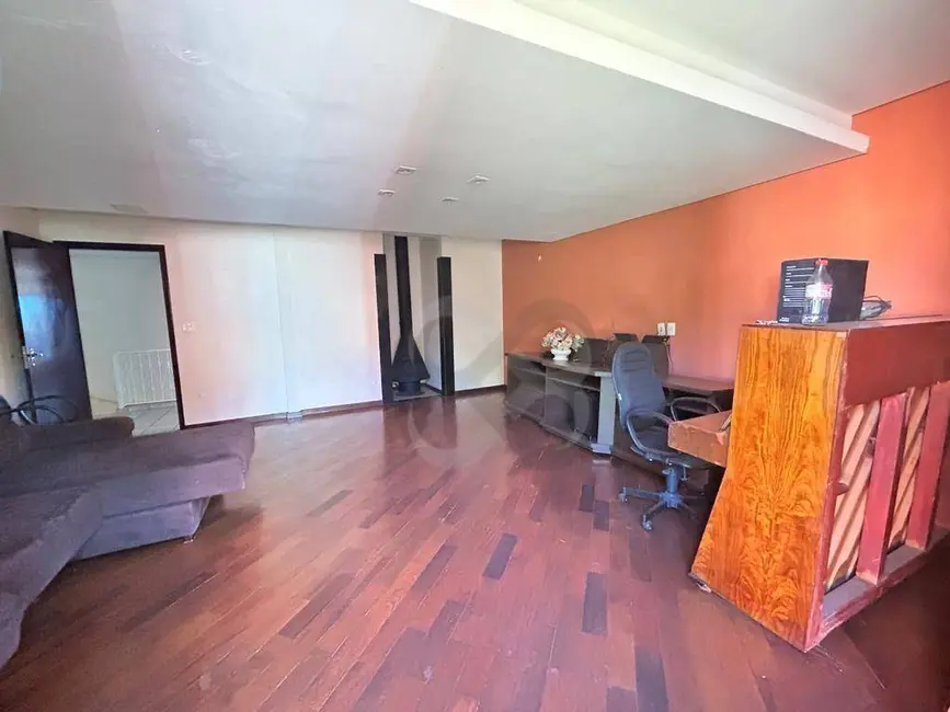 Foto 4 de Casa com 4 quartos para alugar, 250m2 em Jardim Alvorada, Londrina - PR