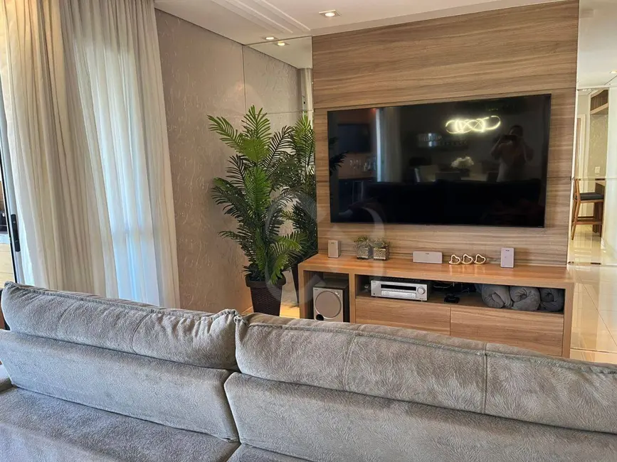 Apartamento com 3 quartos à venda, 180m2 em Londrina - PR - imagem 6 Foto 6 de Apartamento com 3 quartos à venda, 180m2 em Londrina - PR